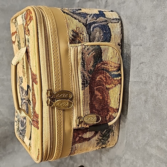 Vintage Makeup Train Equestrian Horses Travel - Picture 3 of 12